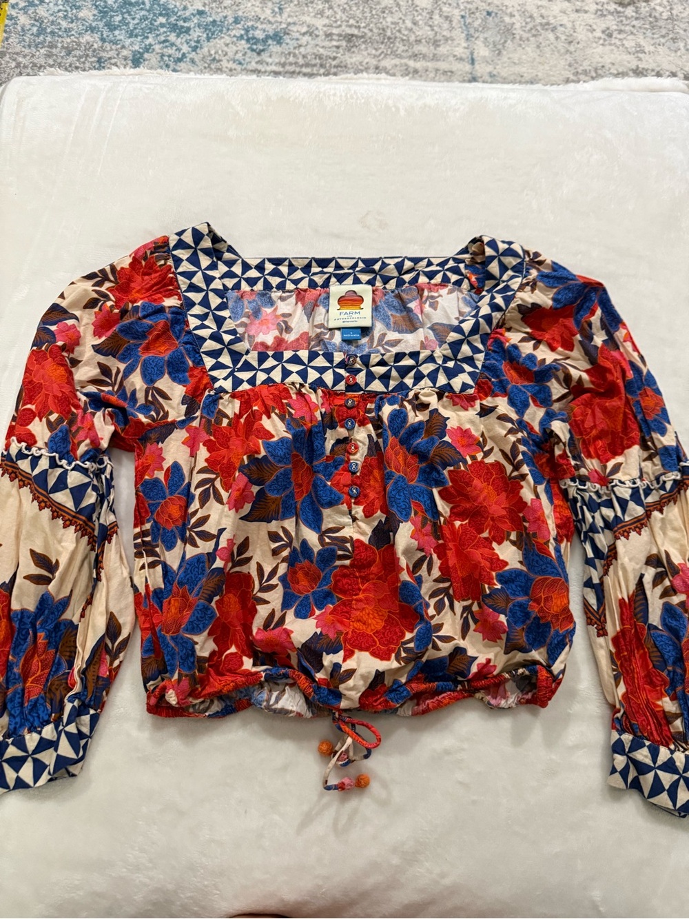 Farm Rio x Anthropologie Square-Neck Puff-Sleeve Blouse red & blue floral S D69